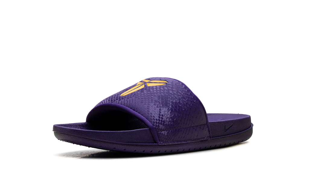 Kobe Offcourt Slide "Purple University Gold" IF2870 500