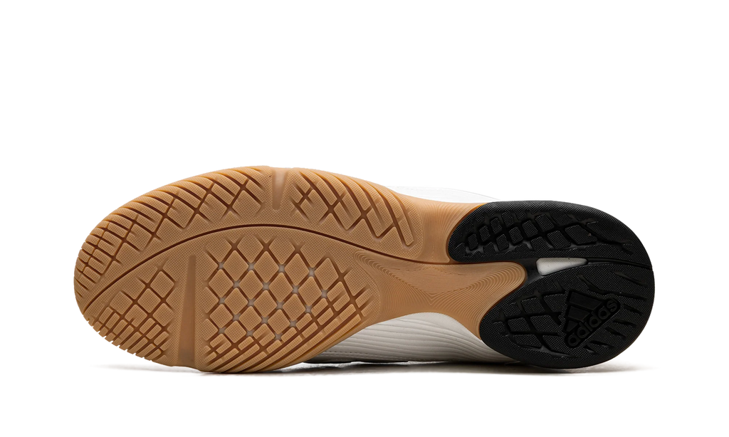 Predator Sala "Zero Metallic Black Gum" JQ3915