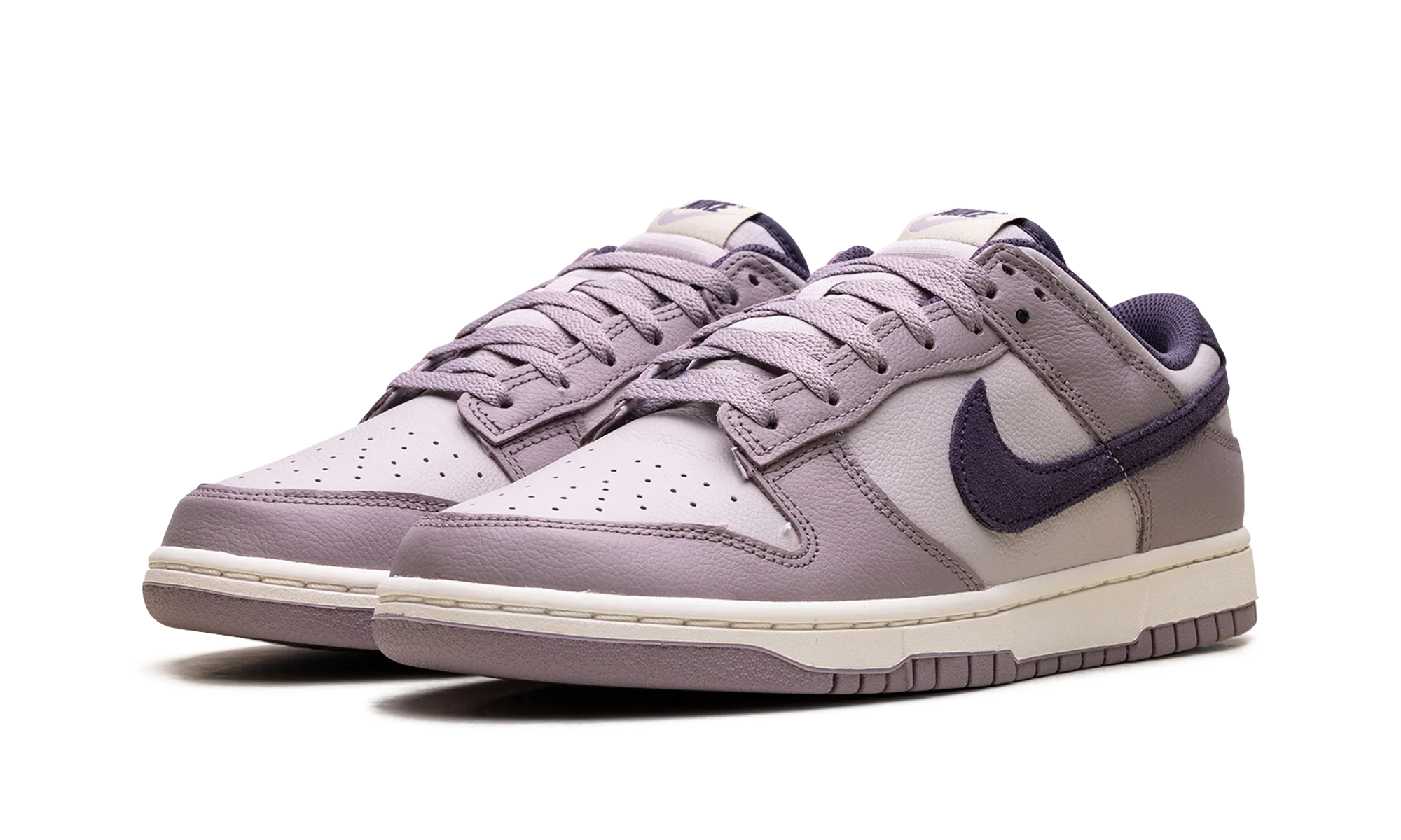Dunk Low SE "Light Violet Ore" HQ3642 202