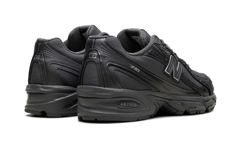 740 "Castlerock Silver Metallic" U740SS2
