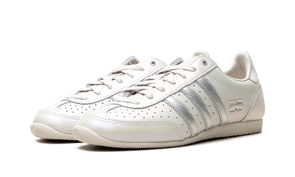 Japan WMNS "Grey One Chalk Pearl" IH1605