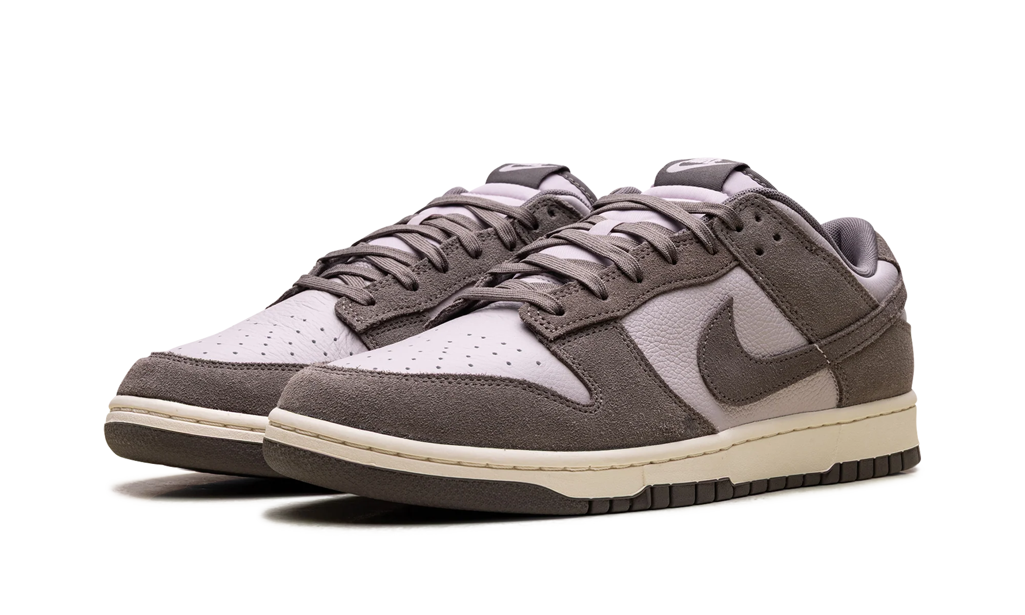 Dunk Low SE "Platinum Violet" FQ8249 001