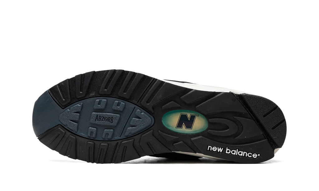 990V2 "Navy/White" M990NB2