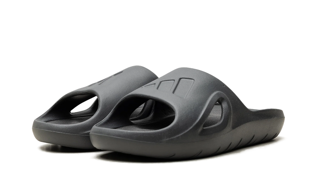 Adicane Slides "Carbon Core Black" HQ9915