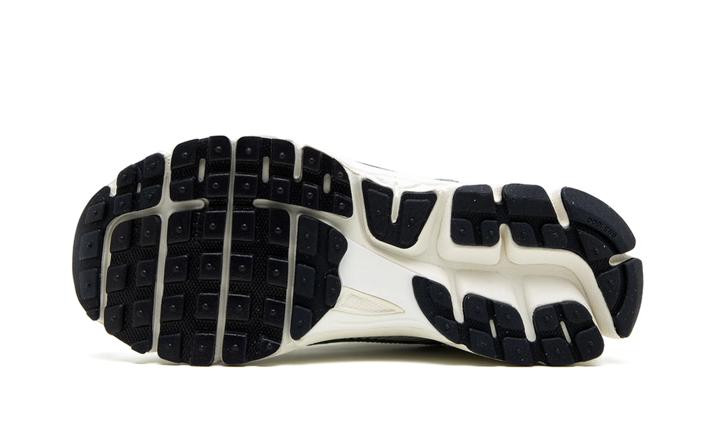 VOMERO 5 MNS WMNS "Photon Dust" FD0884 025
