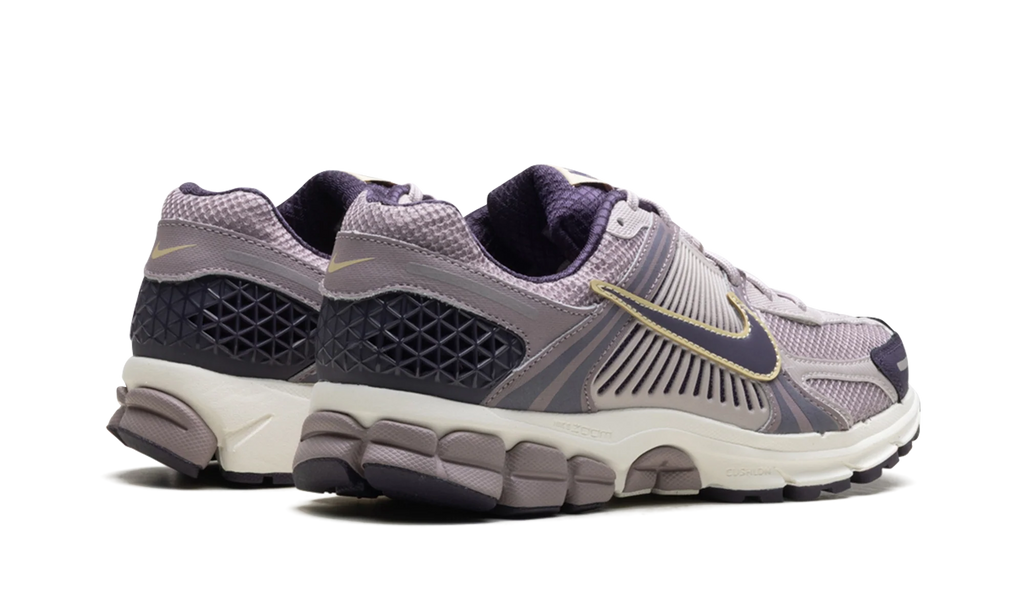 Zoom Vomero 5 "Platinum Violet" HQ3643 019