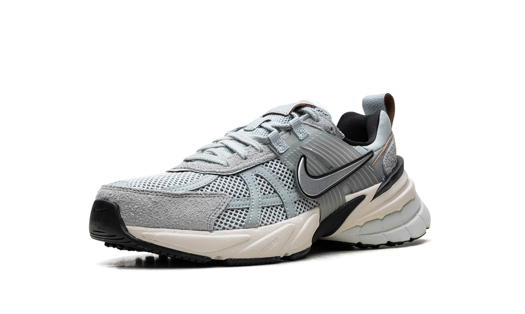 V2K Run WMNS "Light Pumic Black Chrome" FN6703 003