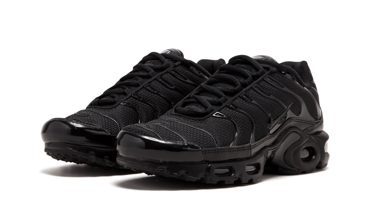Air Max Plus "Triple Black" 604133 050