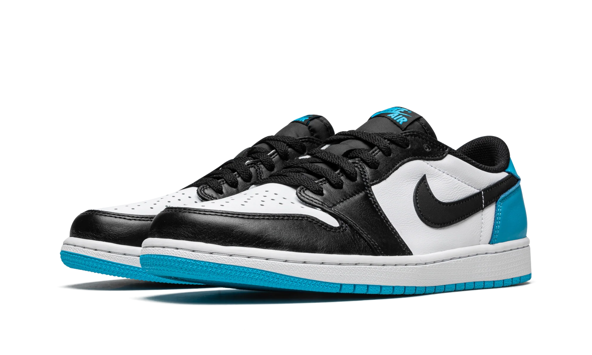 Air Jordan 1 Low OG "UNC" CZ0790 104
