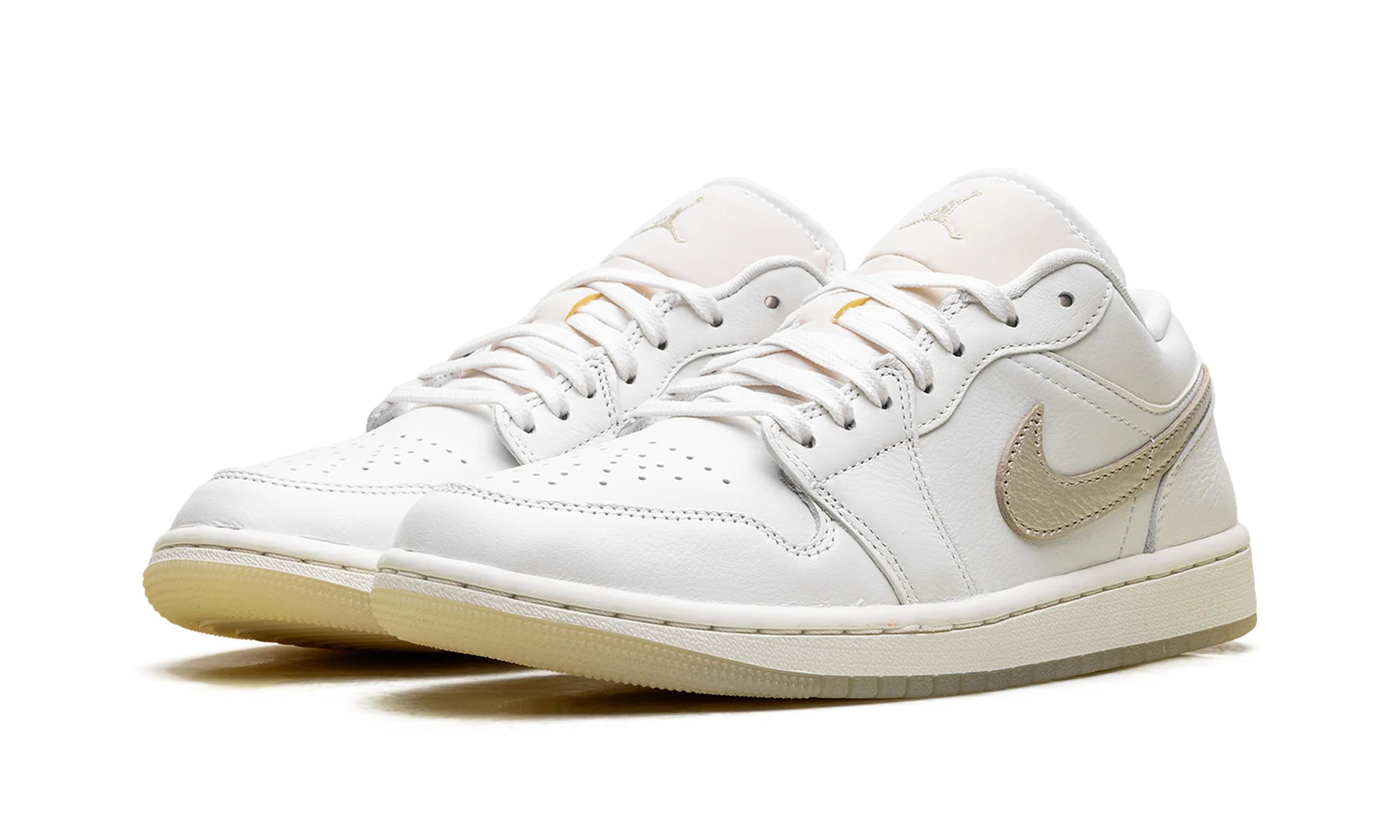 Jordan 1 Low SE WMNS "Metallic Team Gold" HV5157 100