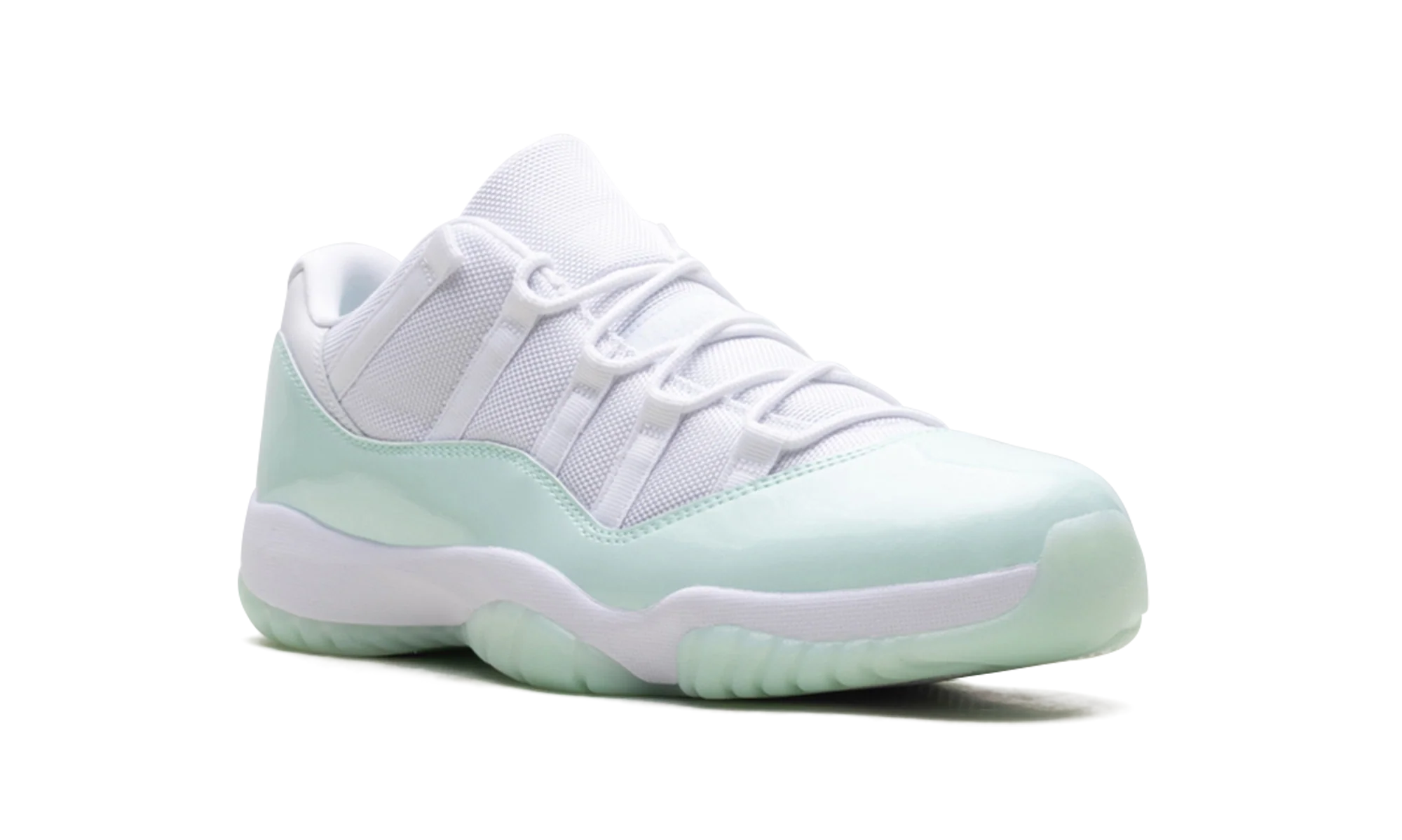 Air Jordan 11 Low WMNS "Igloo" AH7860 103