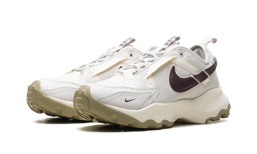 TC 7900 WMNS "Light Bone Burgundy Crush" DD9682 003