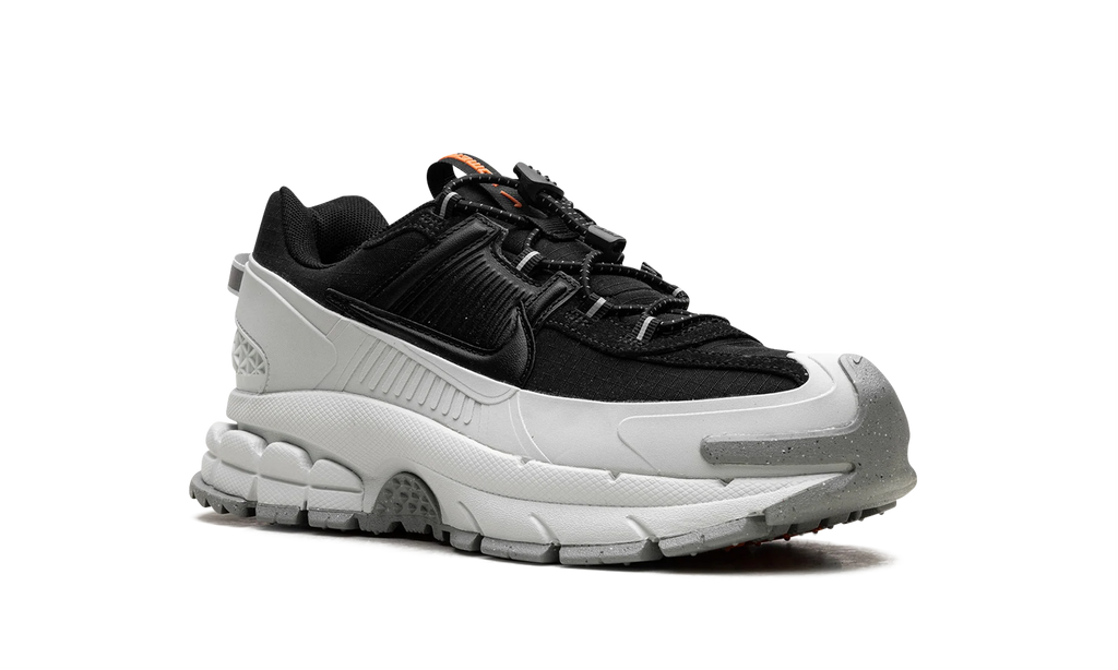 Zoom Vomero 5 Roam "Black Light Silver" FV2295 001