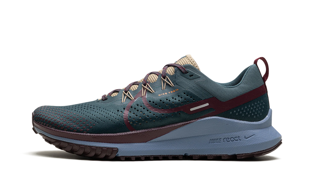 React Pegasus Trail 4 "Deep Jungle" DJ6158 300