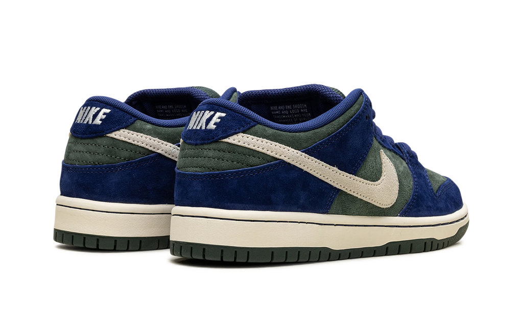 SB Dunk "Deep Royal Blue" HF3704 400