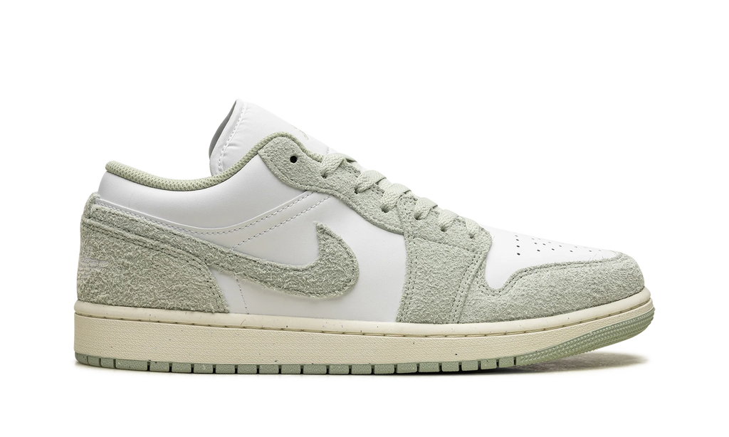 Air Jordan 1 Low SE "Seafoam" FN5214 131