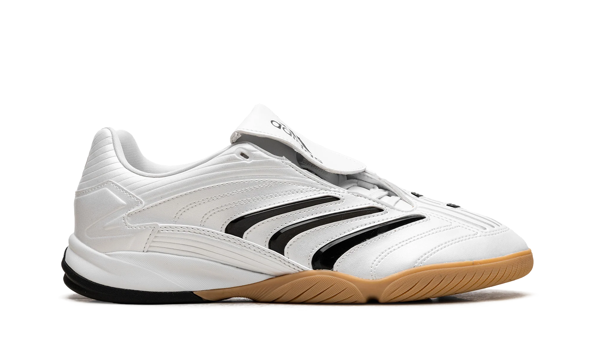 Predator Sala "Zero Metallic Black Gum" JQ3915