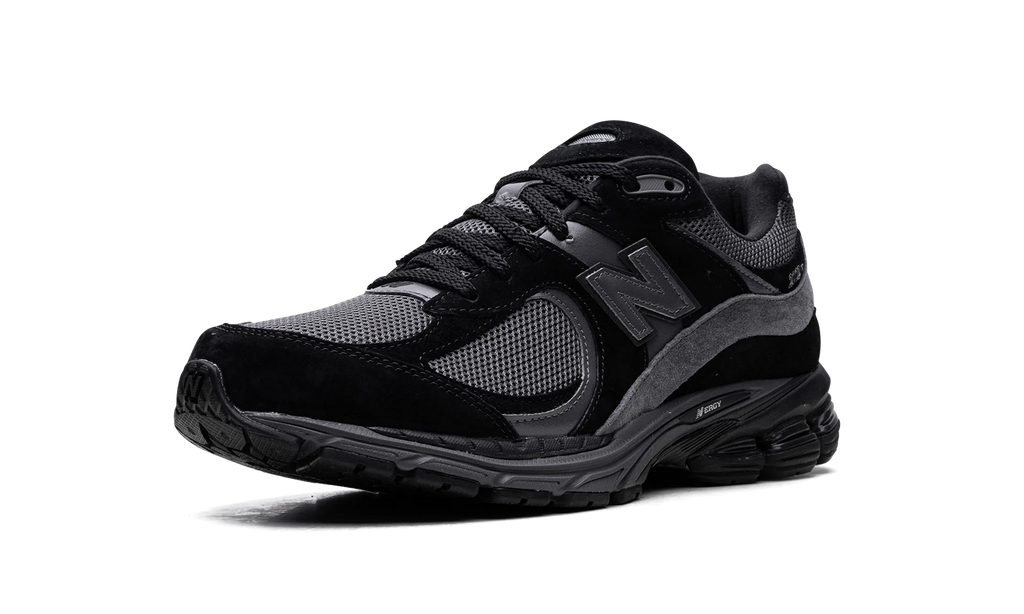 2002R "Black Magnet" M2002RBL