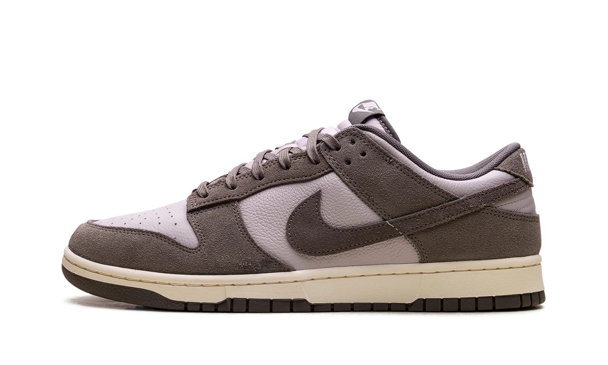 Dunk Low SE "Platinum Violet" FQ8249 001
