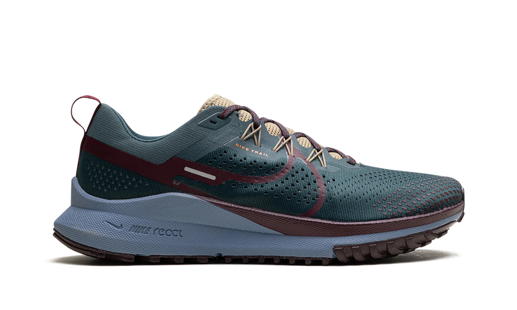 React Pegasus Trail 4 "Deep Jungle" DJ6158 300