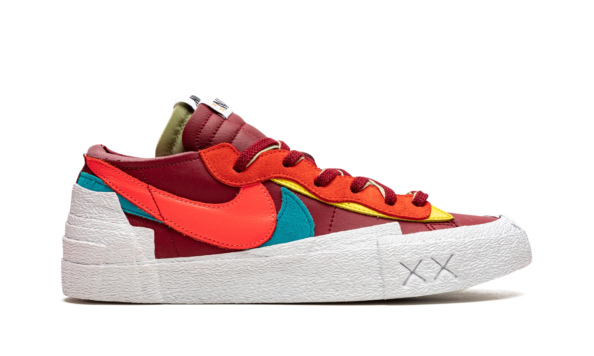 Blazer Low "Sacai - Kaws Red" DM7901 600