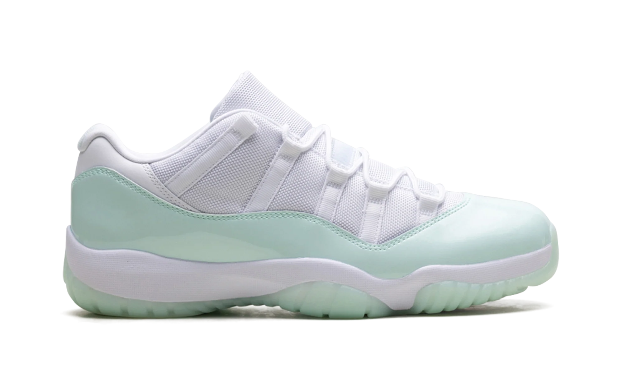 Air Jordan 11 Low WMNS "Igloo" AH7860 103