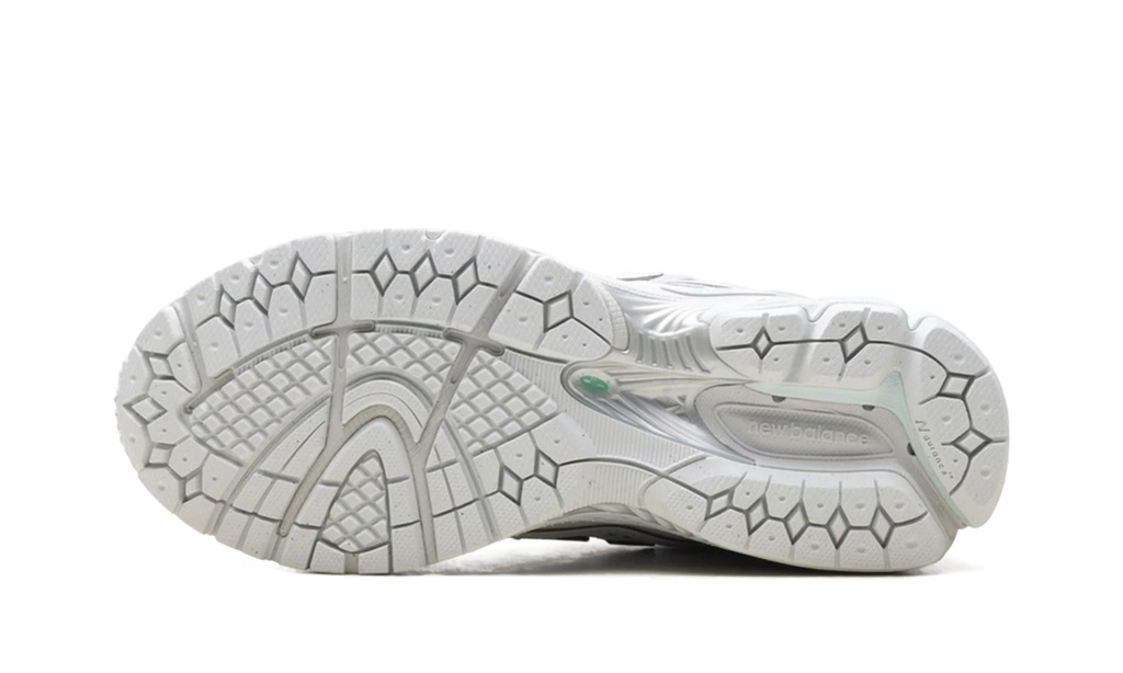 1906R "White / Deep End" U19061HV
