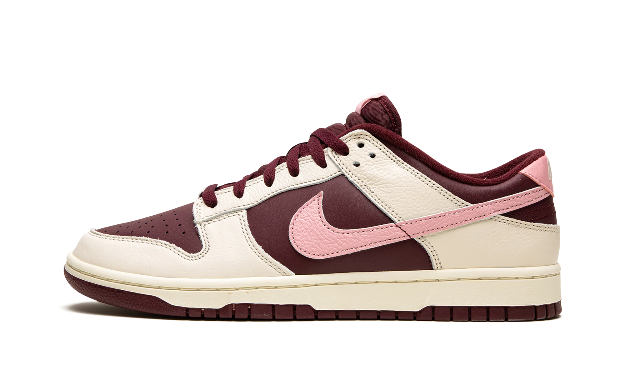Dunk Low Retro PRM "Valentine's Day 2023" DR9705 100