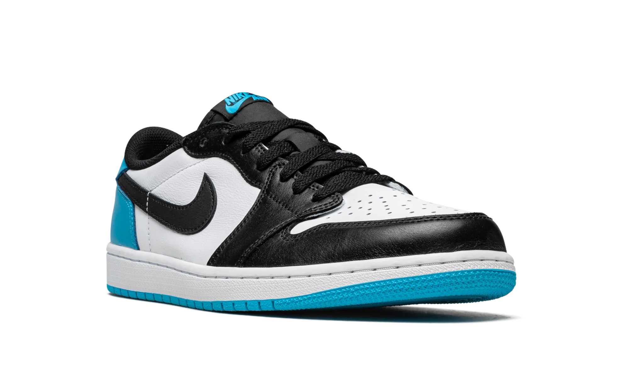 Air Jordan 1 Low OG "UNC" CZ0790 104
