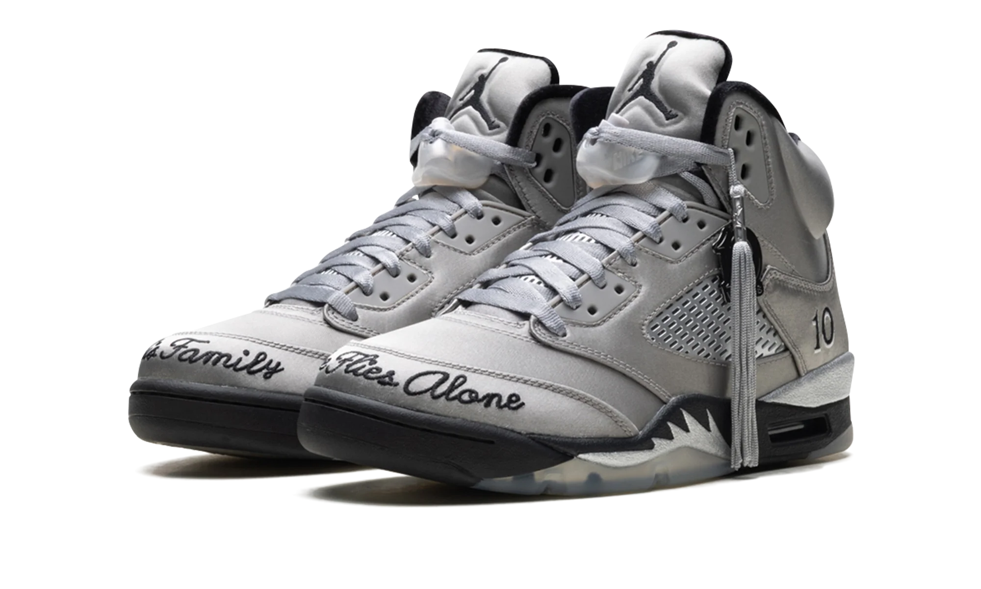 Air Jordan 5 Retro WMNS "Wings (2025)" IO2038 001