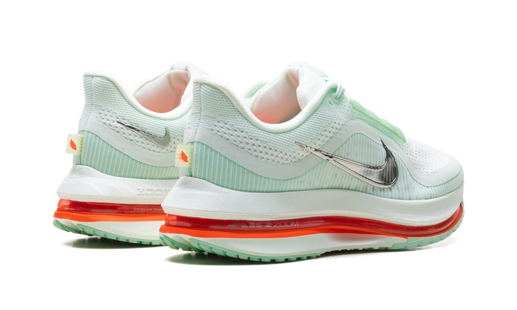 Pegasus Premium "Barely Green" HQ2592 301