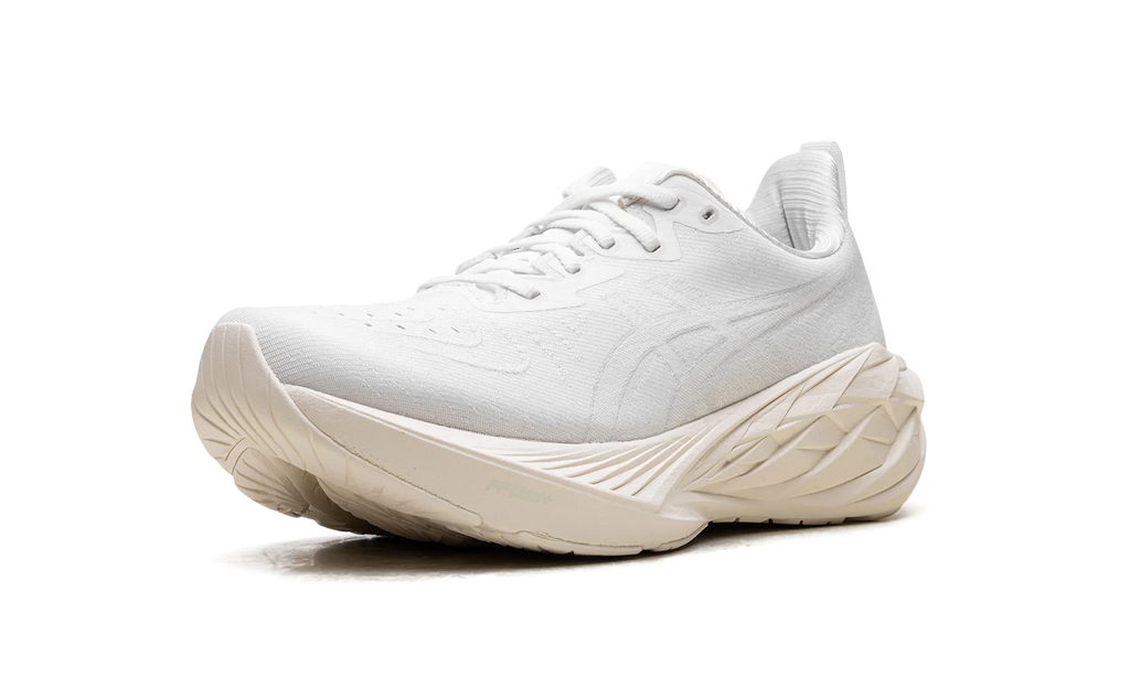 Novablast 4 "White / White" 1011B693 102