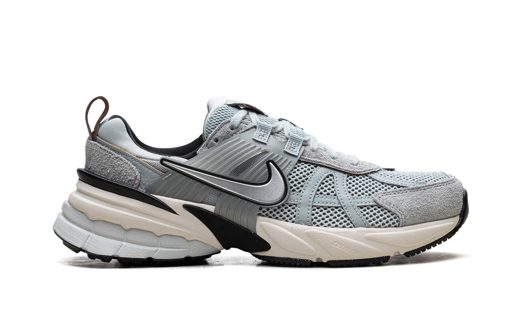 V2K Run WMNS "Light Pumic Black Chrome" FN6703 003