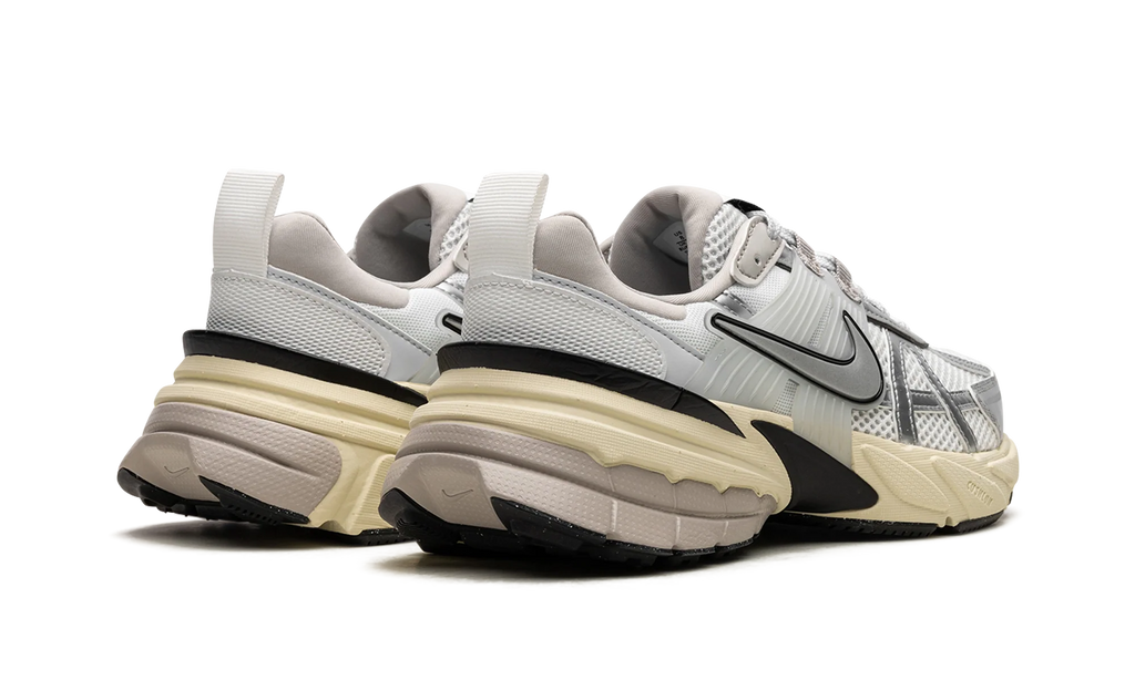 V2K RUN WMNS "Metallic Silver" FD0736 100