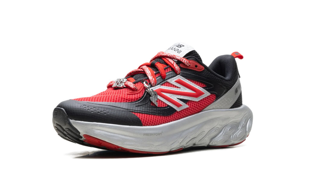 Fresh Foam Trainer "GANNI - Black Silver Metallic Red" UTRNGN