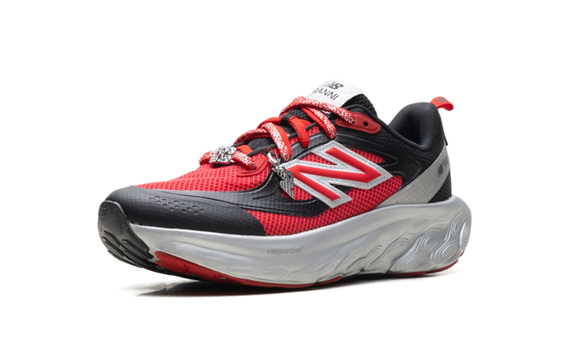 Fresh Foam Trainer "GANNI - Black Silver Metallic Red" UTRNGN